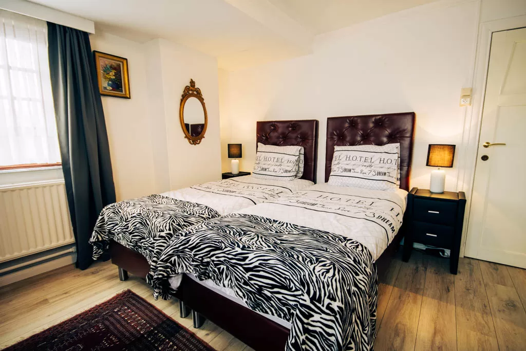 family_room_01